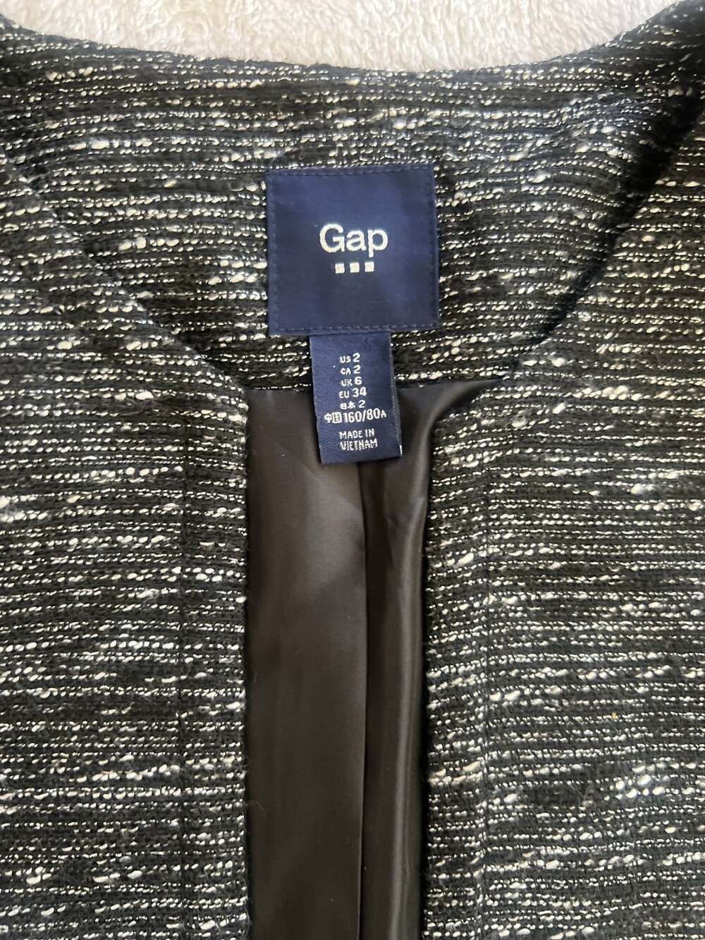GAP - Picture 2 of 3